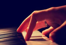 萨拉赫回归赛场，问鼎冠军首场状态亮眼，西班牙队观众沸腾！